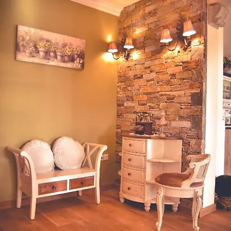 La Maison Des Milies Apartment