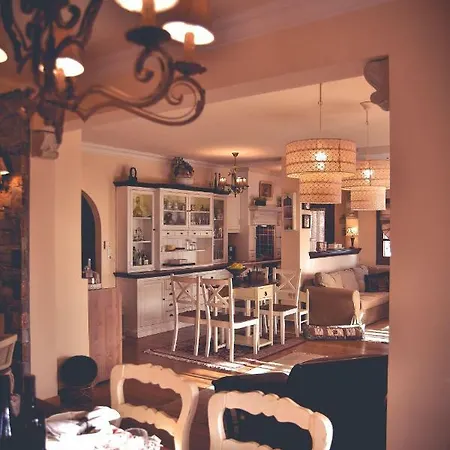 La Maison Des Milies Apartment *