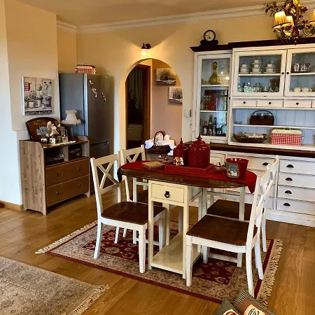 La Maison Des Milies Apartment *